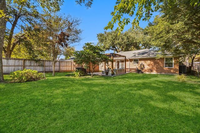 2103 Wakefield Drive, Houston, TX 77018