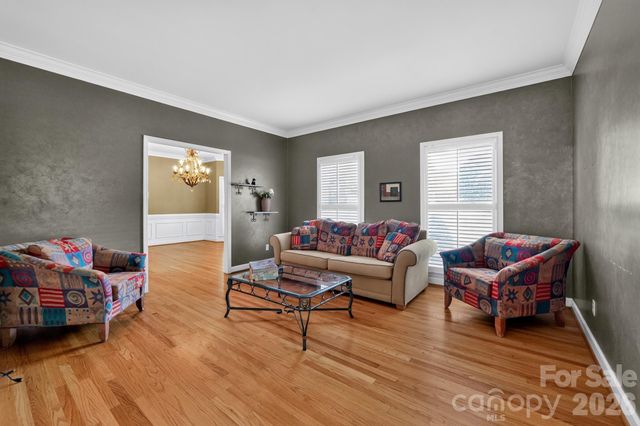 516 Shelton Street, Charlotte, NC 28270