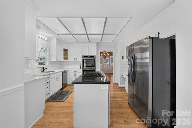 516 Shelton Street, Charlotte, NC 28270