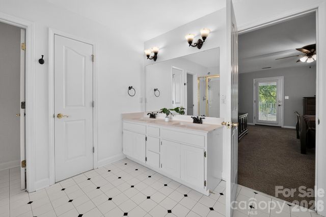 516 Shelton Street, Charlotte, NC 28270