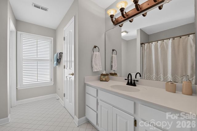 516 Shelton Street, Charlotte, NC 28270