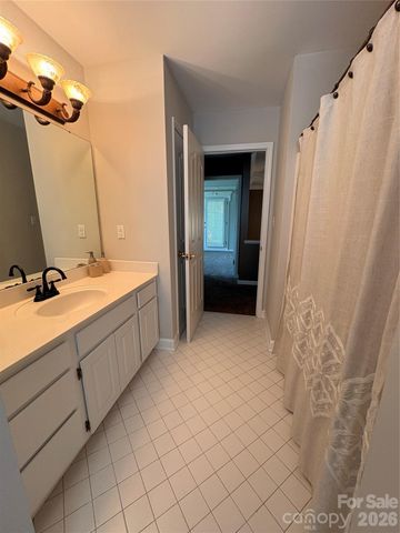 516 Shelton Street, Charlotte, NC 28270