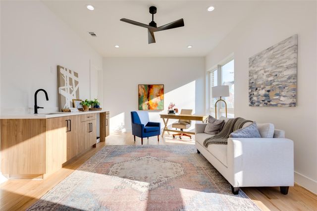 2336 N Carroll Avenue, Dallas, TX 75204