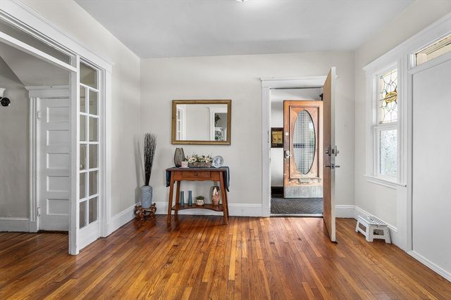 27 Brinsley St, Boston, MA 02121