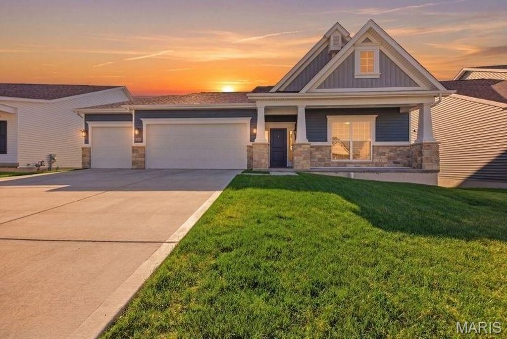8012 Cotswald Trail, Cottleville, MO 63304