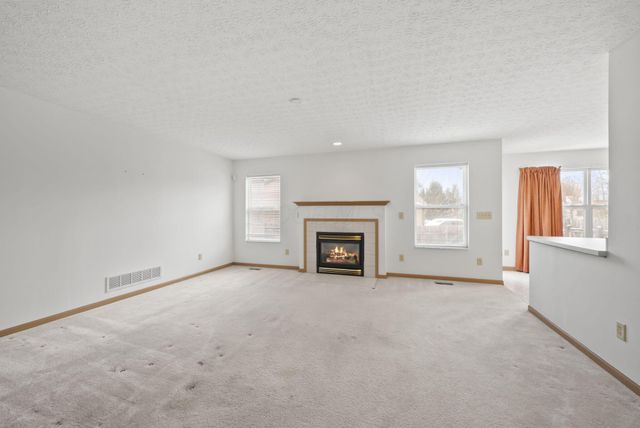 100 Indian Creek Court, Pataskala, OH 43062