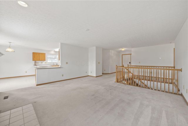 100 Indian Creek Court, Pataskala, OH 43062