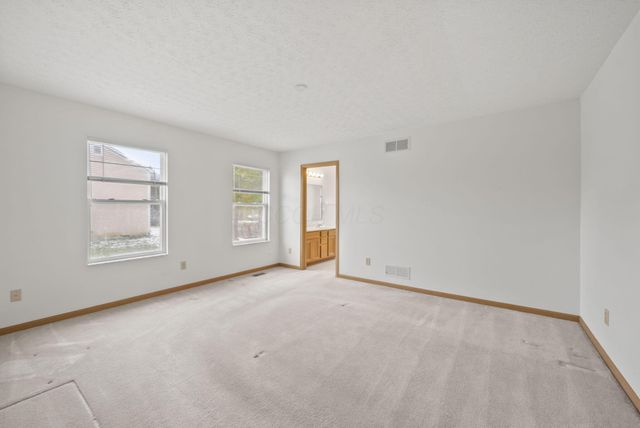 100 Indian Creek Court, Pataskala, OH 43062