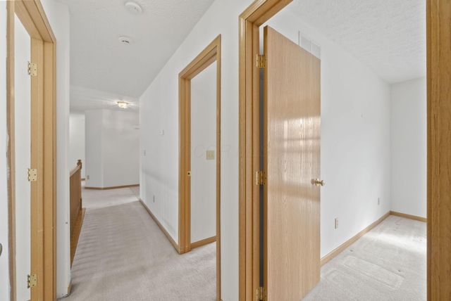 100 Indian Creek Court, Pataskala, OH 43062