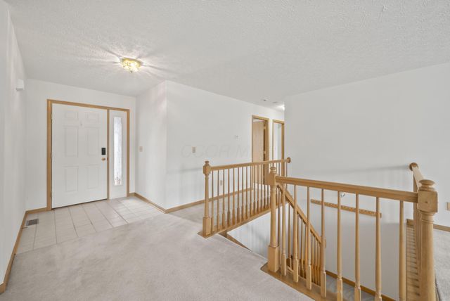 100 Indian Creek Court, Pataskala, OH 43062