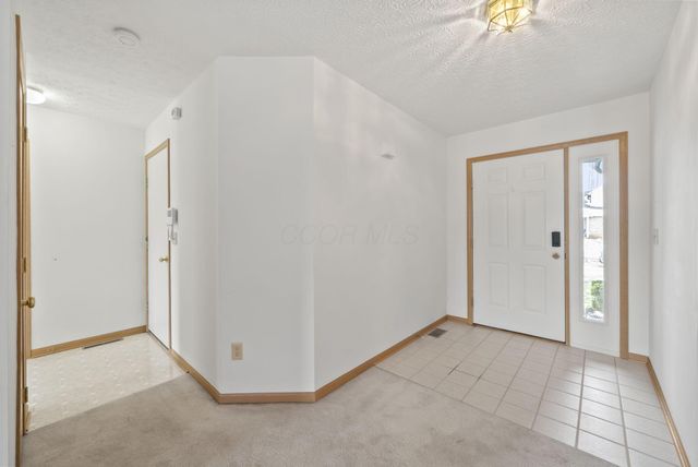 100 Indian Creek Court, Pataskala, OH 43062