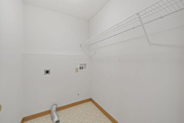 100 Indian Creek Court, Pataskala, OH 43062