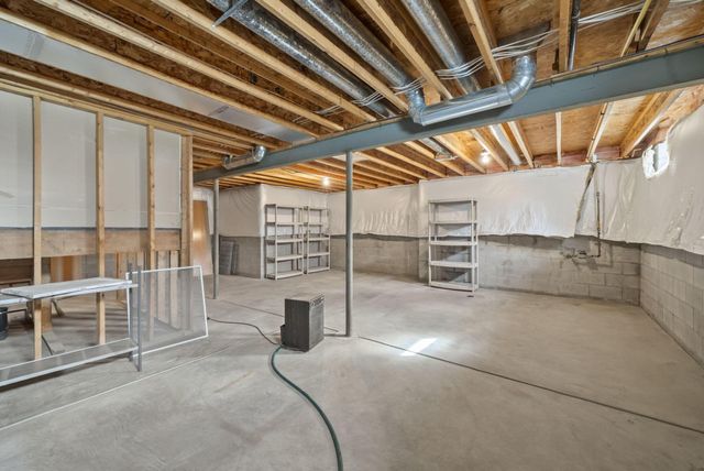 100 Indian Creek Court, Pataskala, OH 43062