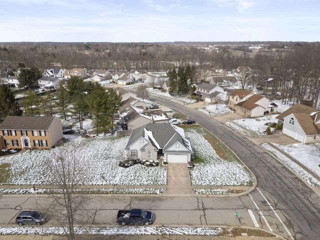 100 Indian Creek Court, Pataskala, OH 43062