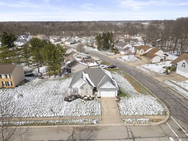 100 Indian Creek Court, Pataskala, OH 43062