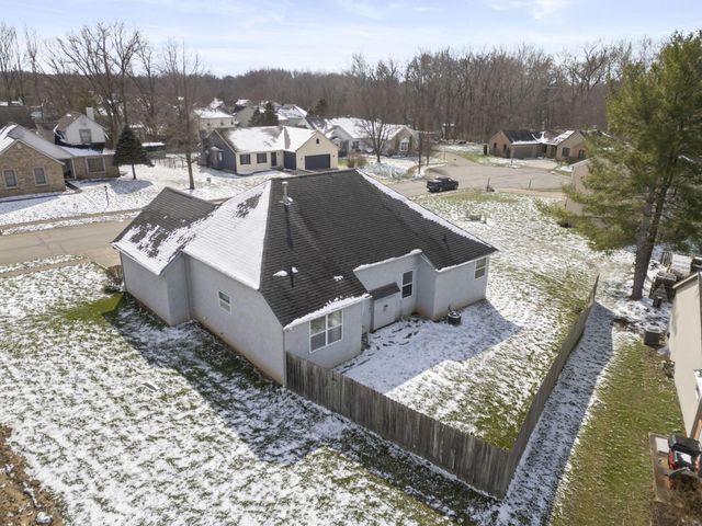 100 Indian Creek Court, Pataskala, OH 43062