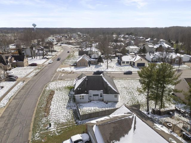 100 Indian Creek Court, Pataskala, OH 43062