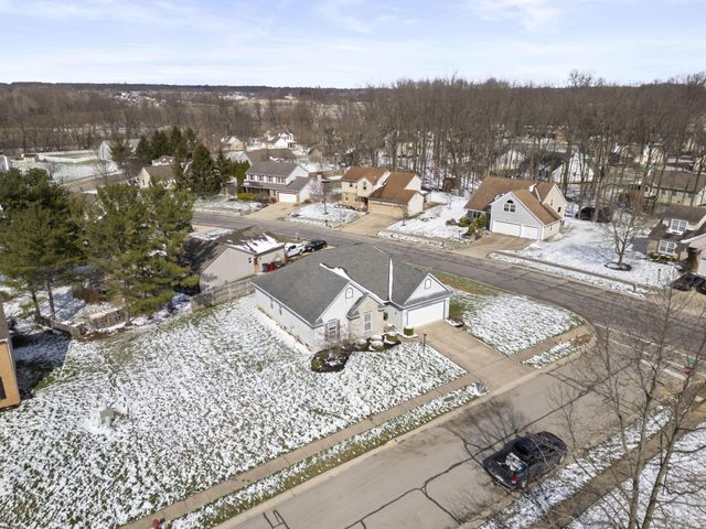 100 Indian Creek Court, Pataskala, OH 43062