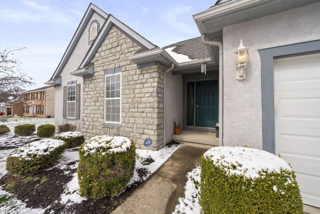 100 Indian Creek Court, Pataskala, OH 43062