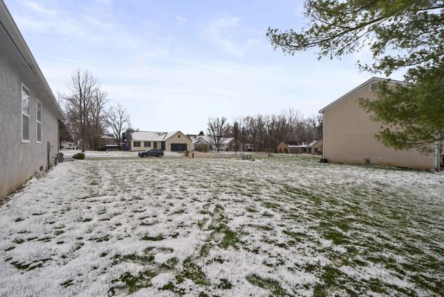 100 Indian Creek Court, Pataskala, OH 43062