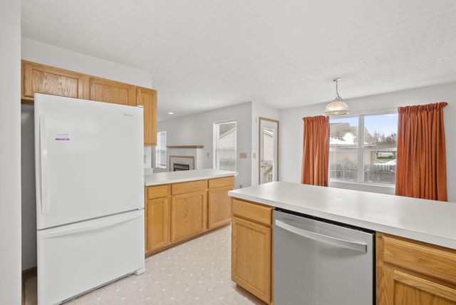 100 Indian Creek Court, Pataskala, OH 43062