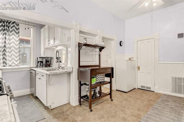 1532 W Pikes Peak Avenue, Colorado Springs, CO 80904