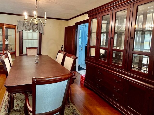 153 Carver St, Springfield, MA 01108