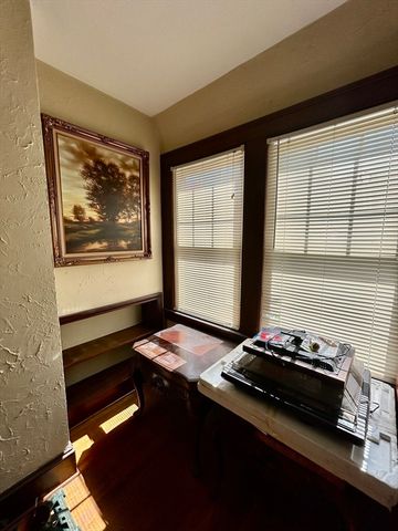 153 Carver St, Springfield, MA 01108