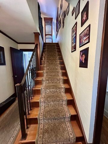 153 Carver St, Springfield, MA 01108