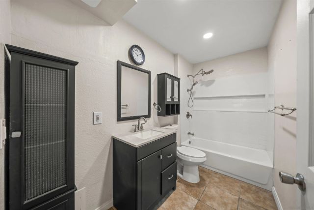 6131 Rancho Mission Rd 113, San Diego, CA 92108