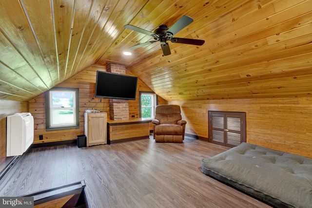 4065 MARIETTA AVE, Mount Joy, PA 17552