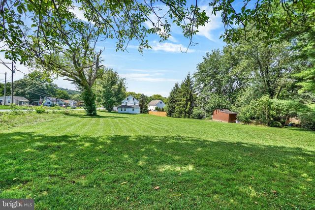 4065 MARIETTA AVE, Mount Joy, PA 17552