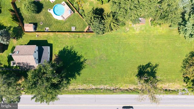4065 MARIETTA AVE, Mount Joy, PA 17552