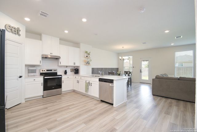 8203 Stoeger Path, San Antonio, TX 78253