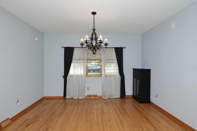 3406 W Villa DRIVE, Franklin, WI 53132