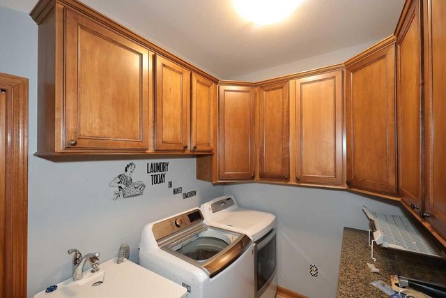 3406 W Villa DRIVE, Franklin, WI 53132