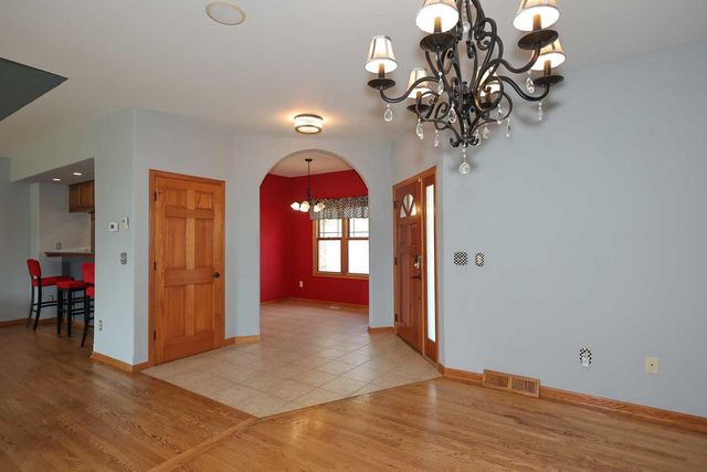 3406 W Villa DRIVE, Franklin, WI 53132