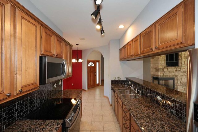 3406 W Villa DRIVE, Franklin, WI 53132