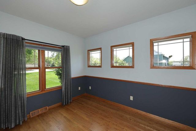 3406 W Villa DRIVE, Franklin, WI 53132