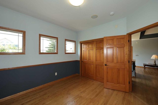 3406 W Villa DRIVE, Franklin, WI 53132