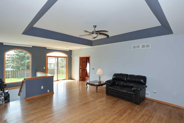 3406 W Villa DRIVE, Franklin, WI 53132