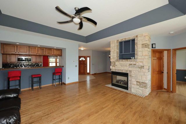 3406 W Villa DRIVE, Franklin, WI 53132