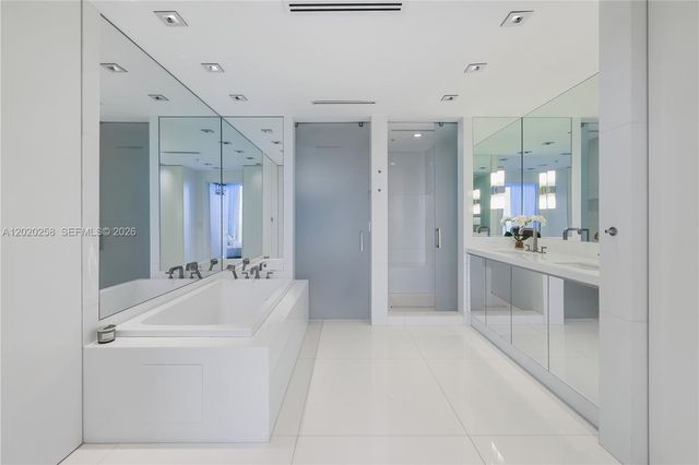 6899 Collins Avenue 2208, Miami Beach, FL 33141