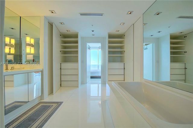 6899 Collins Avenue 2208, Miami Beach, FL 33141