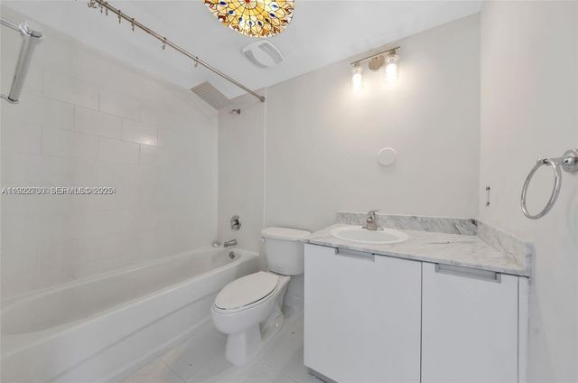 1881 79th St Cswy 807, North Bay Village, FL 33141