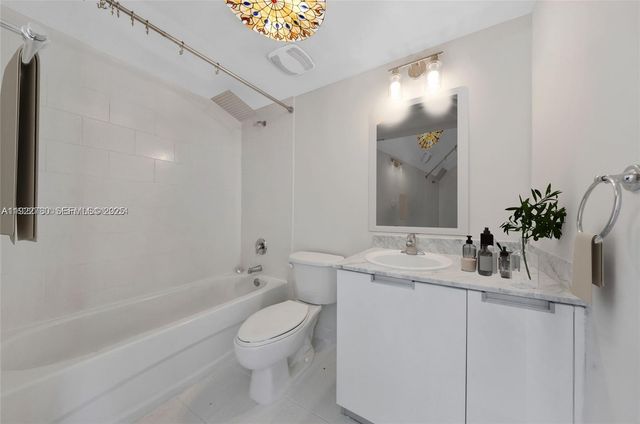 1881 79th St Cswy 807, North Bay Village, FL 33141