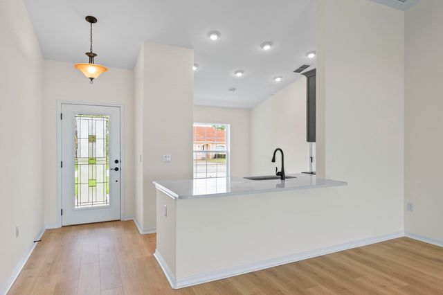 16 Priory Ln, Palm Coast, FL 32164