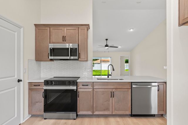 16 Priory Ln, Palm Coast, FL 32164