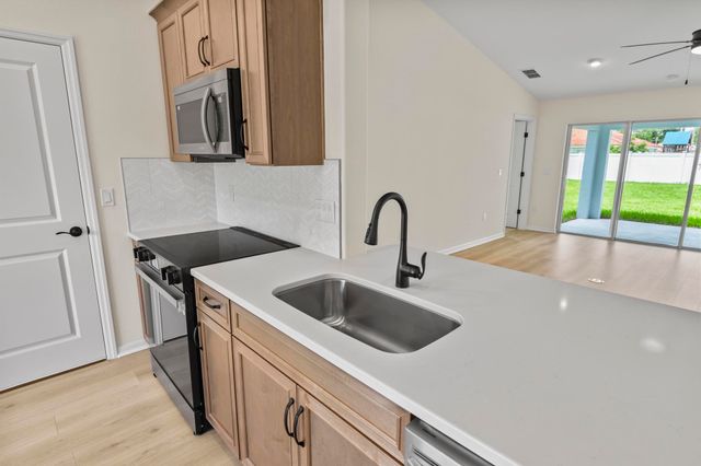 16 Priory Ln, Palm Coast, FL 32164