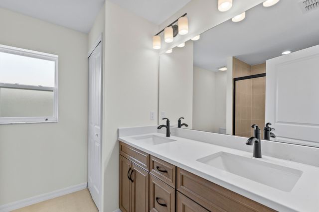 16 Priory Ln, Palm Coast, FL 32164